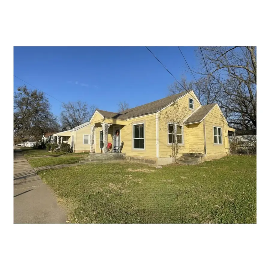 1702 NW 1st Avenue, Mineral Wells, TX 76067 - #2