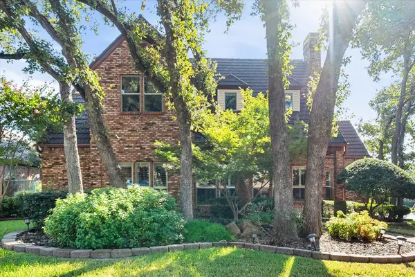 2109 Van Hook Court, Arlington, TX 76013
