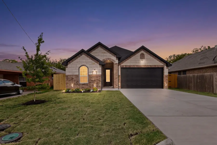 909 Meriott Street, Ennis, TX 75119 - #2