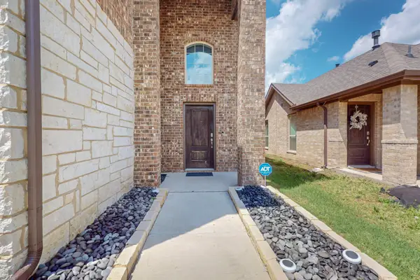 2166 Hobby Drive, Forney, TX 75126