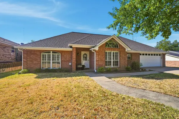 90 Delmore Drive, Hillsboro, TX 76645