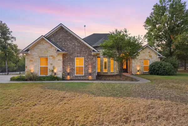 580 Whispering Oaks, China Spring, TX 76633