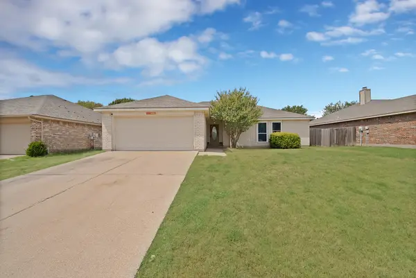 920 Cedar Ridge Lane, Burleson, TX 76028
