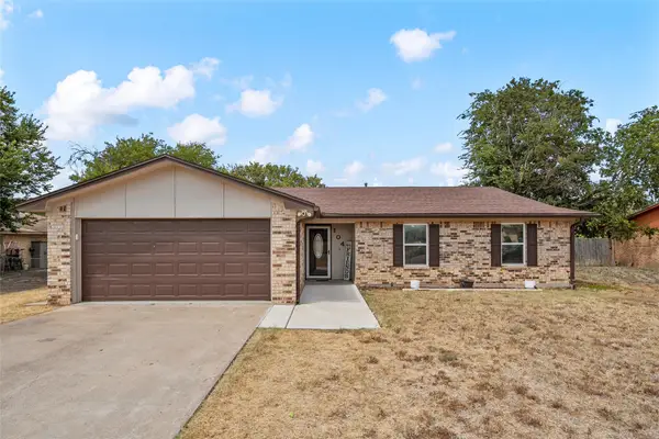 104 Russell Lane, Hewitt, TX 76643