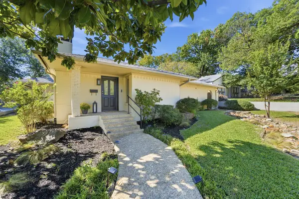 2223 Loving Avenue, Dallas, TX 75214