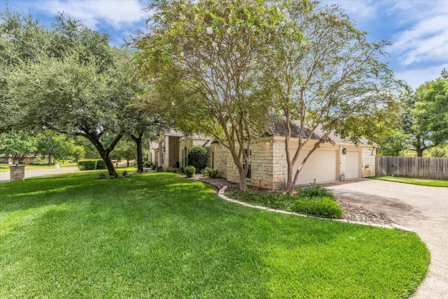325 Elm Grove Circle, McGregor, TX 76657 - #2