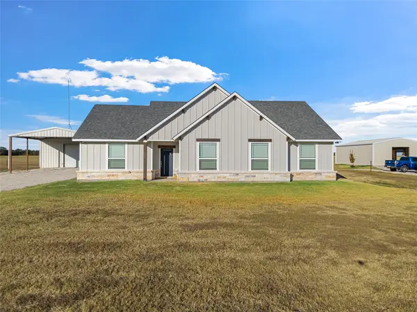 326 Lone Creek Drive, West, TX 76691