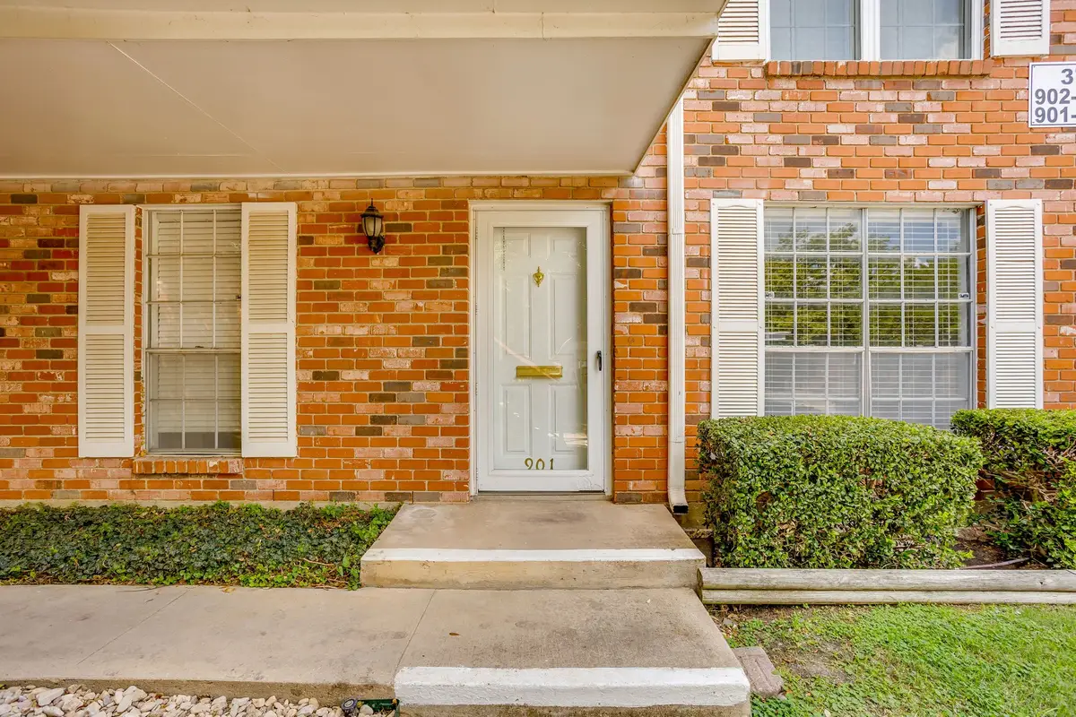 901 Roaring Springs Road, Fort Worth, TX 76114 - #1