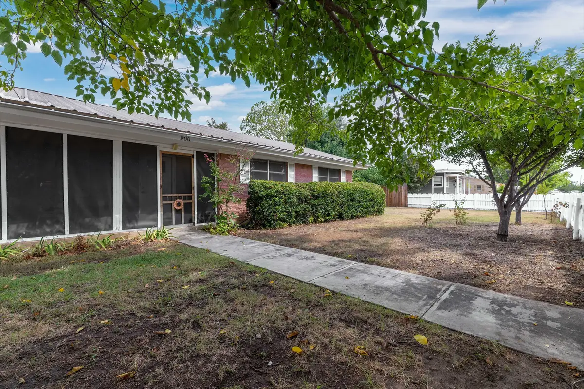 900 E Fitzgerald Street, Bangs, TX 76823 - #1