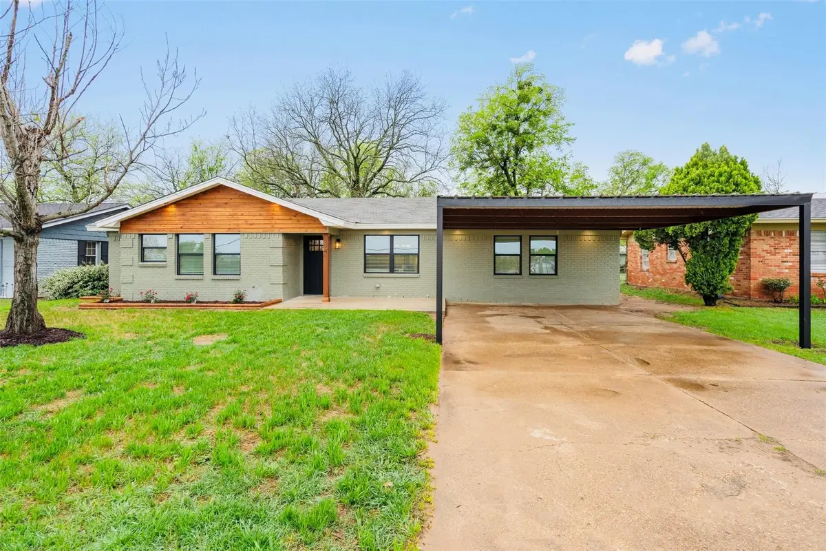504 N Main Street, McGregor, TX 76657 - #1