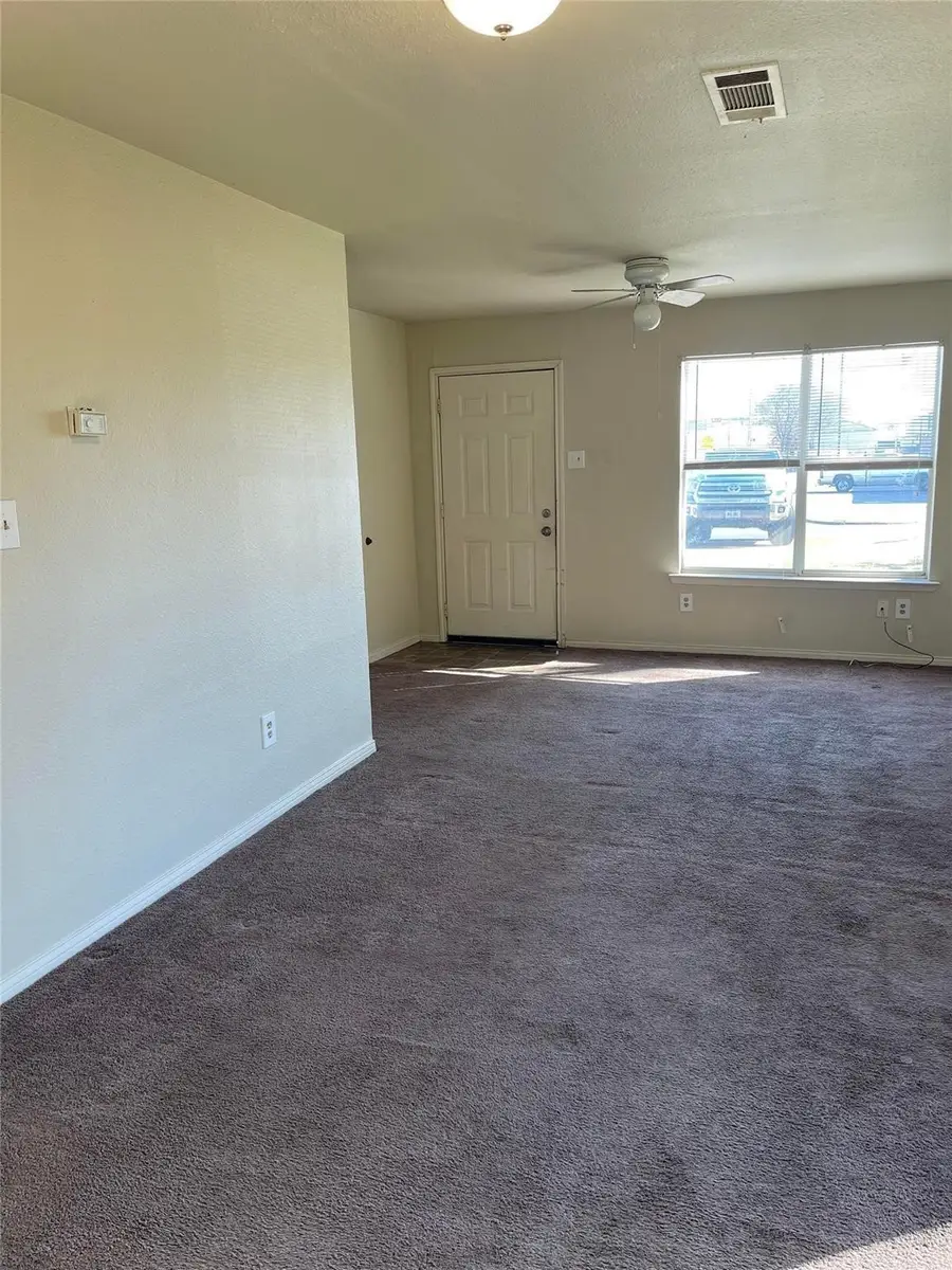 409 E College Street, Terrell, TX 75160 - #2