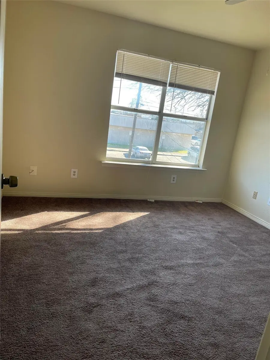 409 E College Street, Terrell, TX 75160 - #3