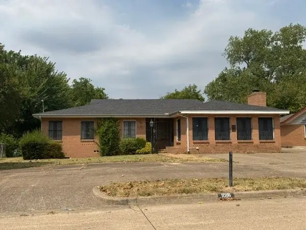 1016 Usher Street, Benbrook, TX 76126