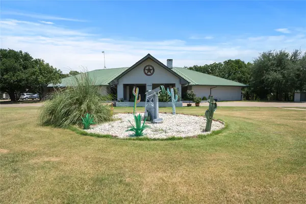 1629 Blair Drive, Cleburne, TX 76031