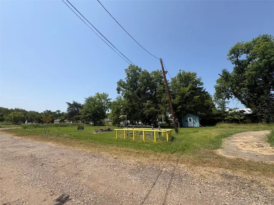 200 S Reagan Street, Clarksville, TX 75426 - #2