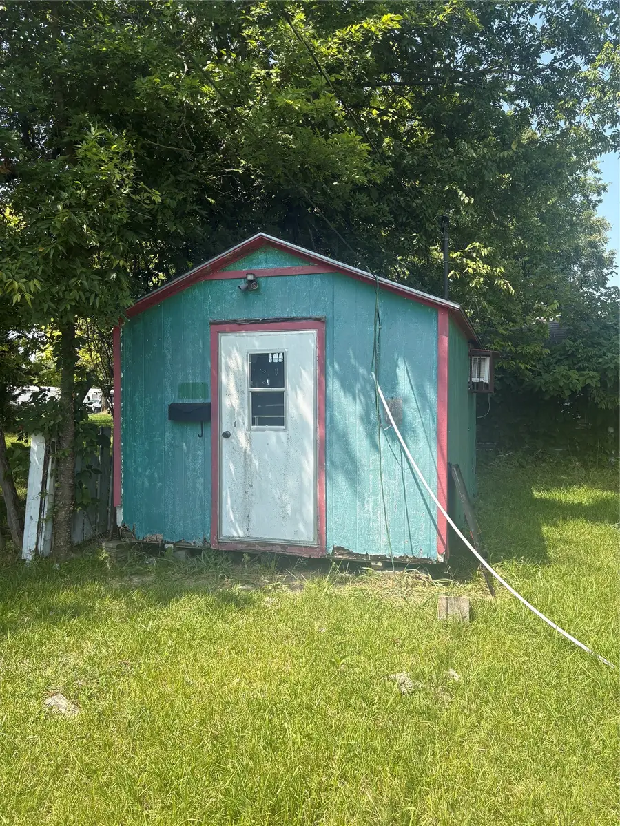 200 S Reagan Street, Clarksville, TX 75426 - #3