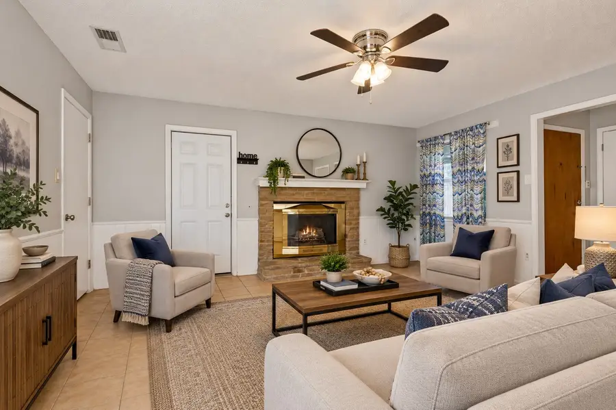 2218 Royal Oaks Drive, Irving, TX 75060 - #2