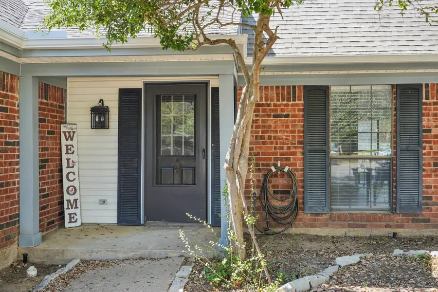 2307 Harrington Court, Euless, TX 76039 - #3