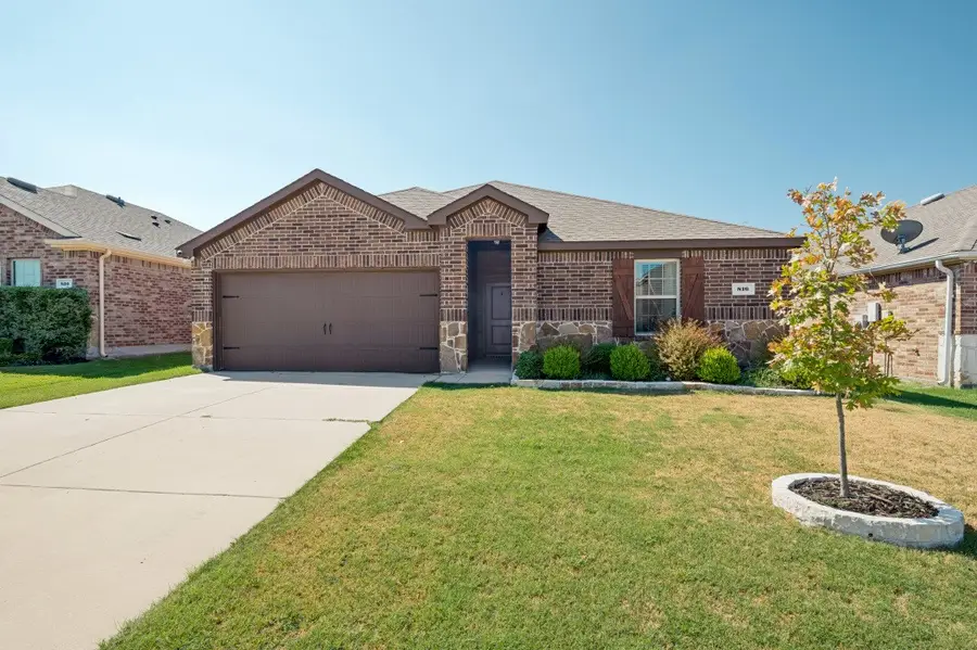 816 Alton Drive, Aubrey, TX 76227 - #2