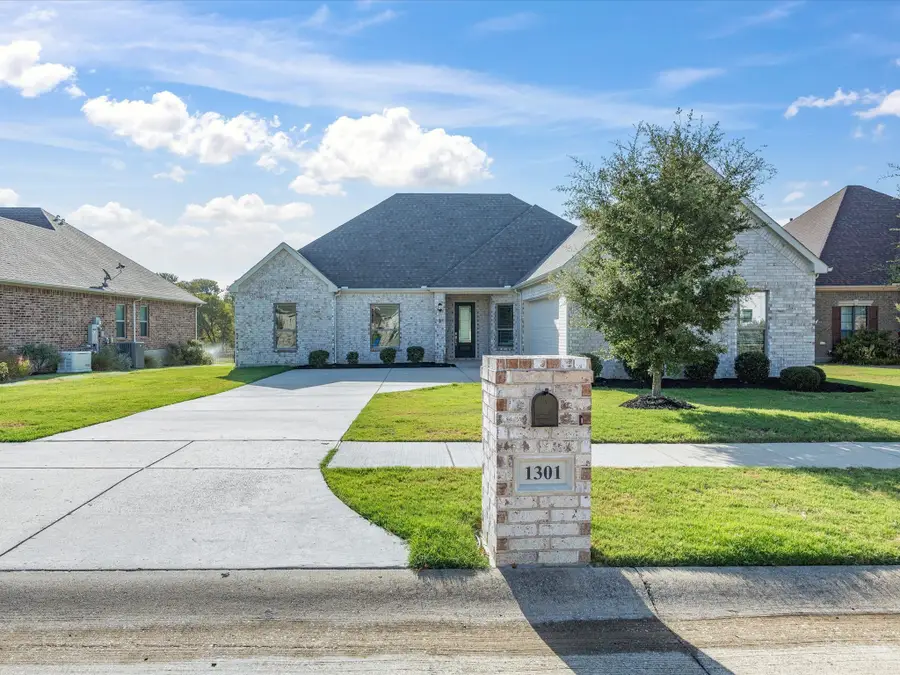 1301 Carnoustie Drive, Ennis, TX 75119 - #3