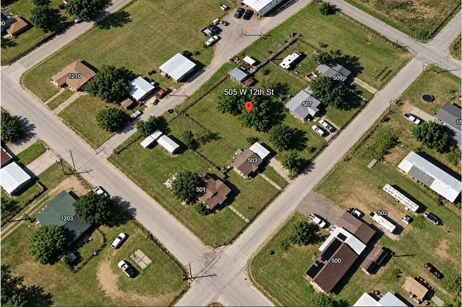 505 W 12th Street, Quanah, TX 79252 - #3