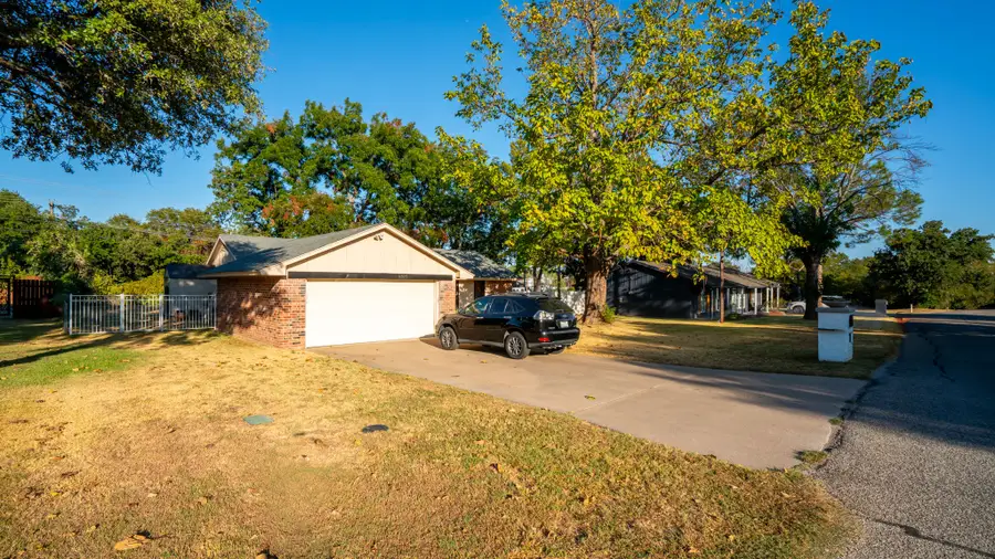 5325 Mission Circle, Decordova, TX 76049 - #3