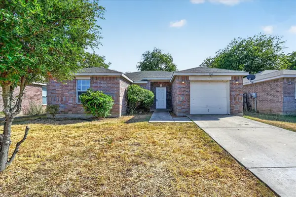 3140 Ronay Drive, Forest Hill, TX 76140