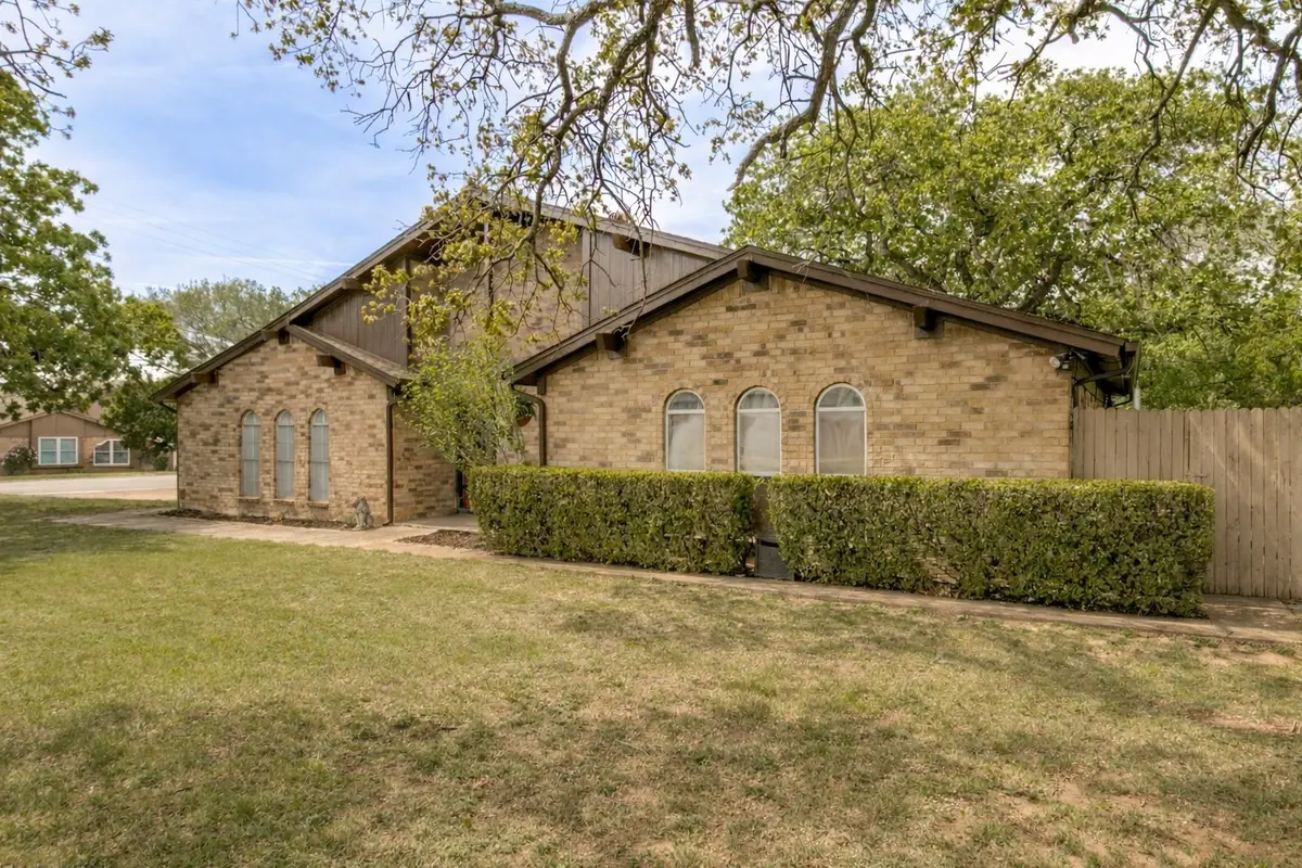 6917 Smithfield Road, North Richland Hills, TX 76182 - #1