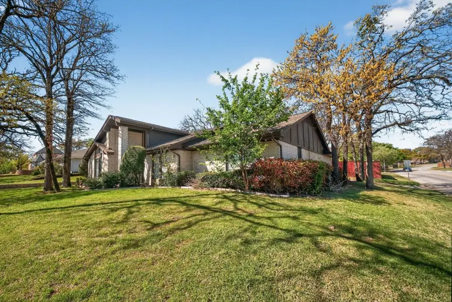 1800 High Vista Court, Fort Worth, TX 76112 - #3