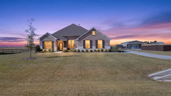 4004 Sanger Meadow Drive, Sanger, TX 76266