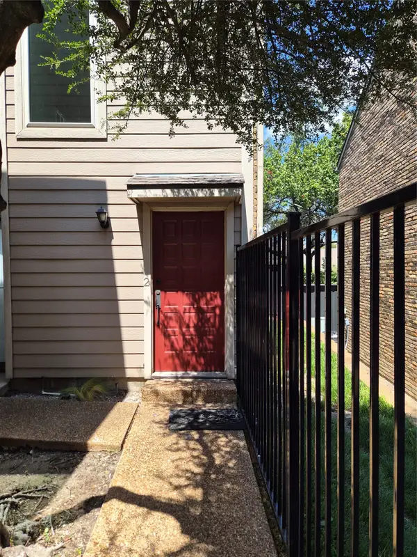 5616 Preston Oaks Road #202, Dallas, TX 75254