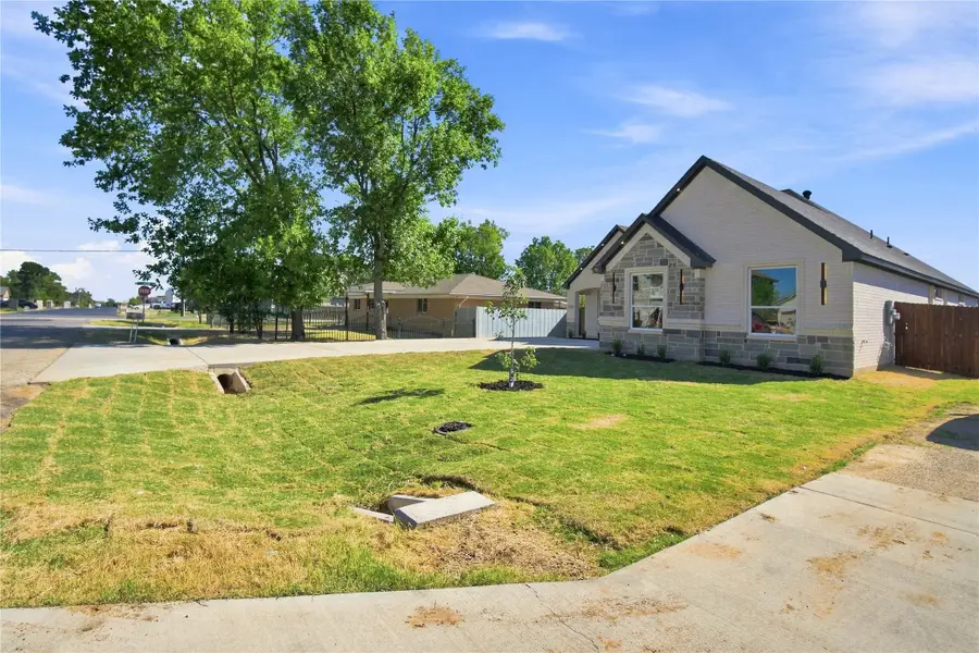 1606 Avenue C, Grand Prairie, TX 75051 - #3