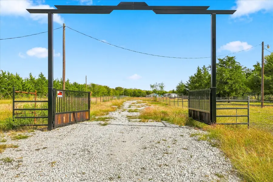225-227 County Road 3731, Leonard, TX 75452 - #2