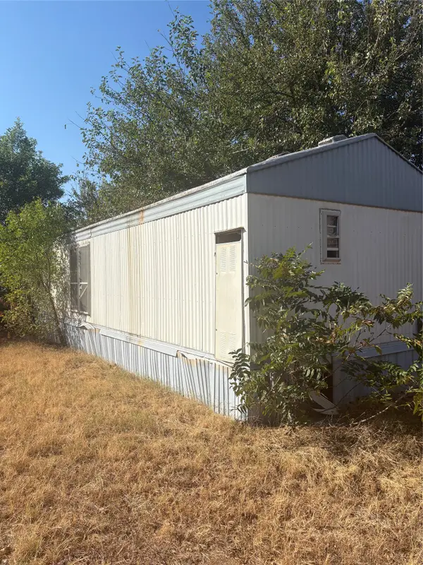 1026 Yucca Street, Burkburnett, TX 76354