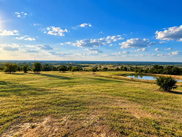 215 La Cresta Lane, Mineral Wells, TX 76067