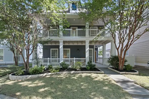 909 Charleston Lane, Savannah, TX 76227