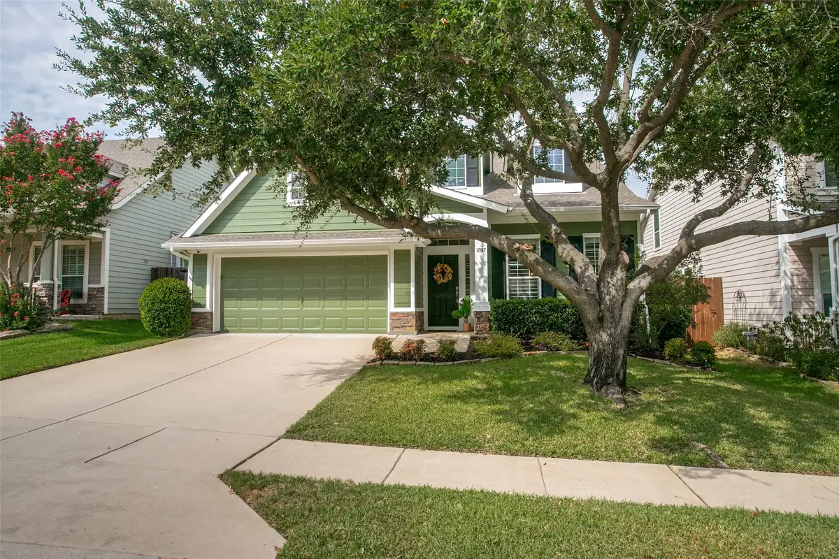 1037 Honeysuckle, Grapevine, TX 76051 - #1