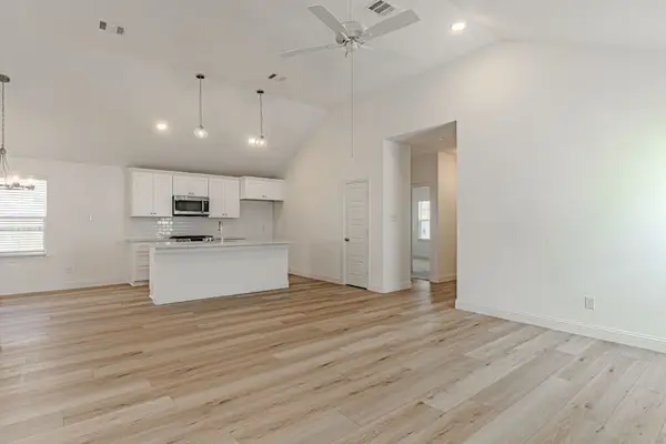 6713 Lake Overlook Drive, Fort Worth, TX 76135