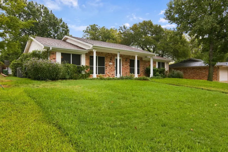 408 Englewood Lane, Hurst, TX 76053 - #2