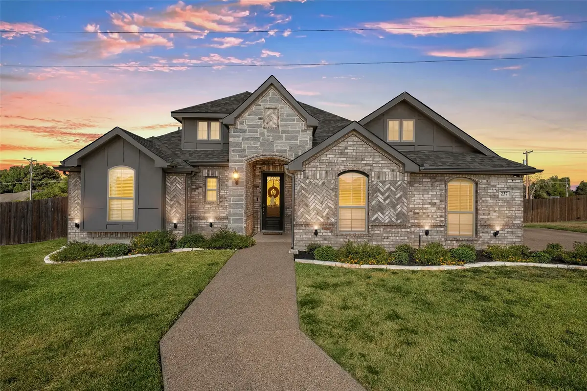 237 Big Creek Loop, Hewitt, TX 76643 - #1