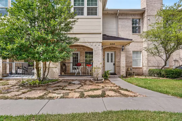 2104 Lakeforest Drive, Weatherford, TX 76087