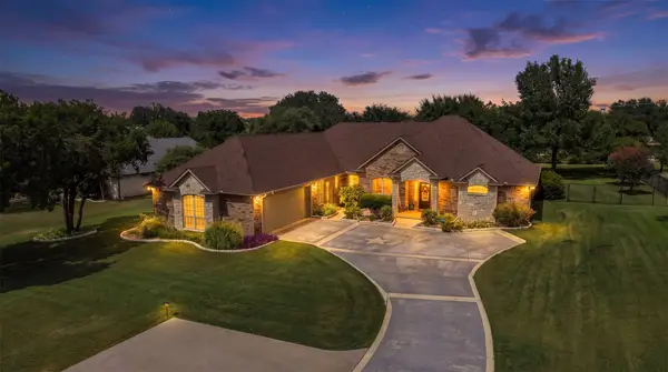 2116 Wood Duck Lane, Granbury, TX 76049