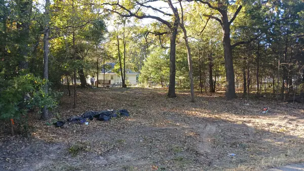 101 Woodside Drive, Mabank, TX 75156