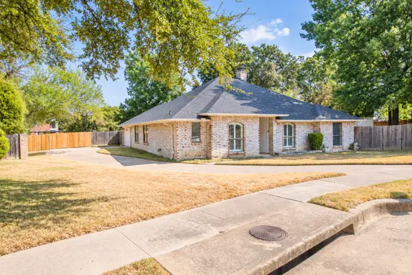 301 Morrison Court, Euless, TX 76039