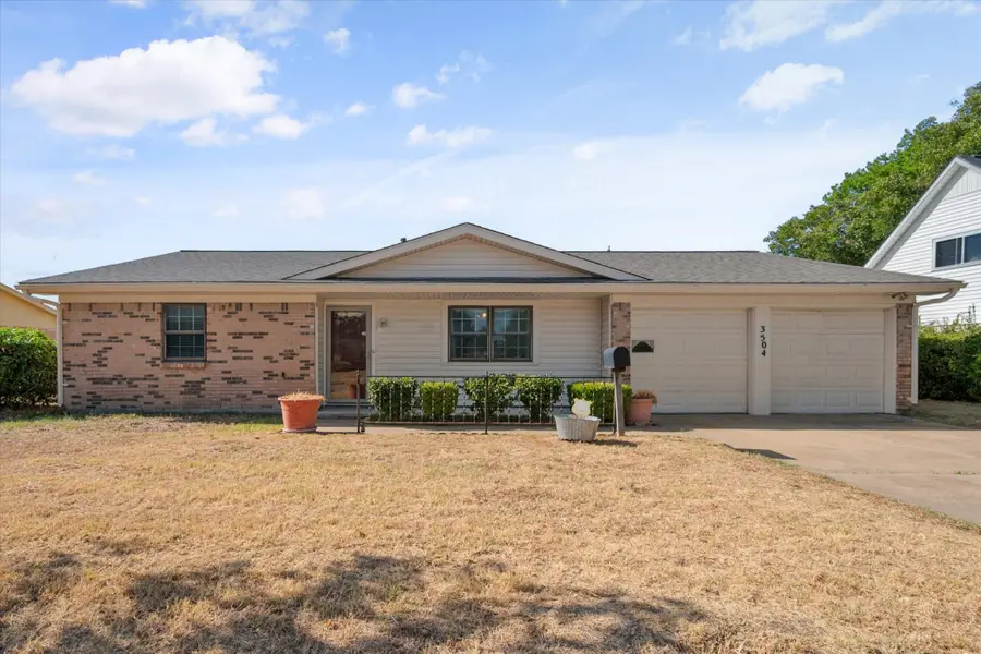 3504 Carriage Hill Drive, Forest Hill, TX 76140 - #2