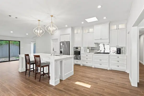 611 Westview Avenue, Fort Worth, TX 76107