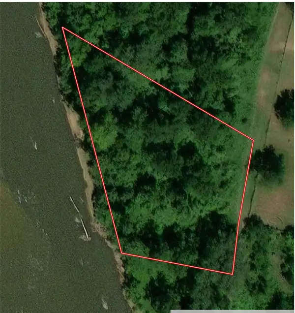 000 Pecan Bend, Hooks, TX 75561