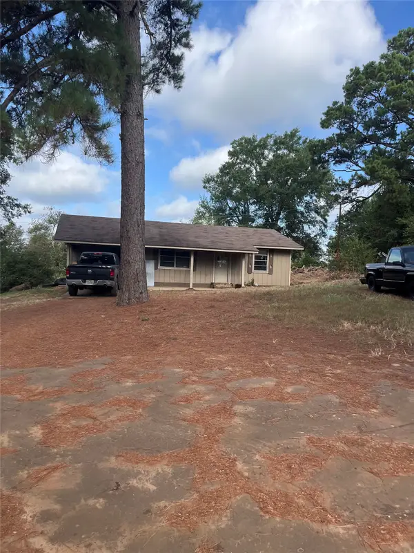 242 An County Road #4221, Palestine, TX 75803