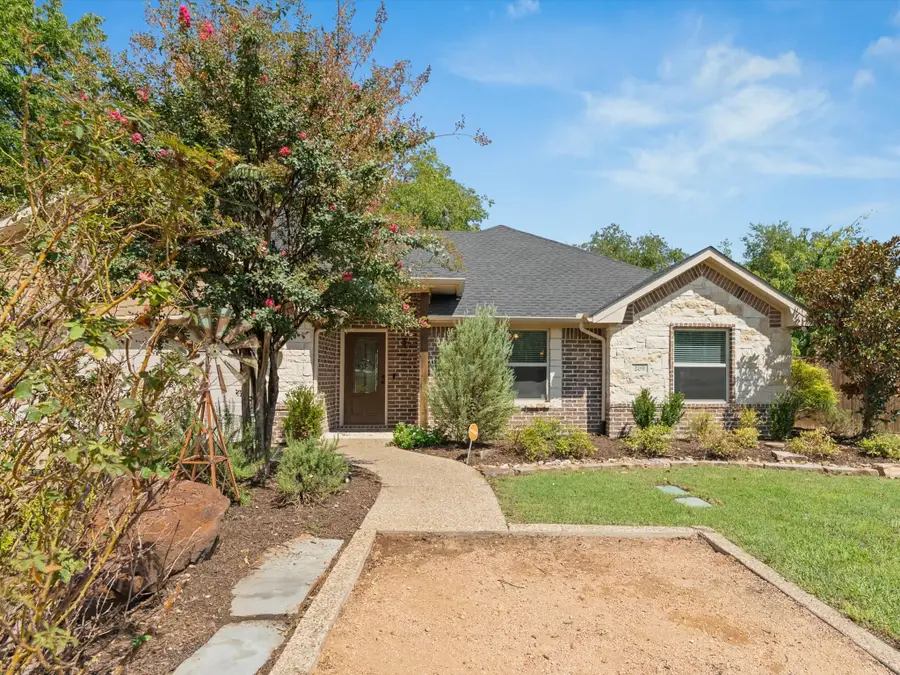 209 Main Street, Tioga, TX 76271 - #2