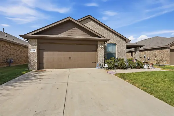 821 Rutherford Drive, Crowley, TX 76036